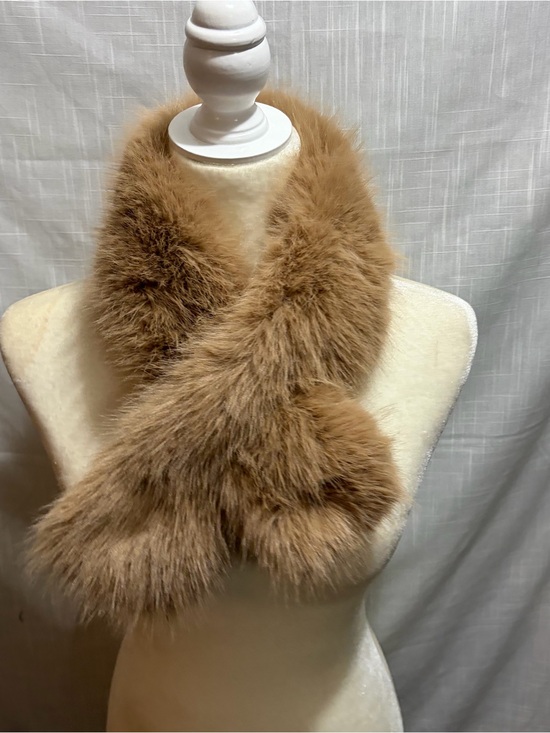 None Accessories - Faux Fur Neck Warmer/Scarf NWOT